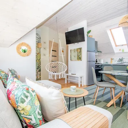 Cohost I Palm Apartment