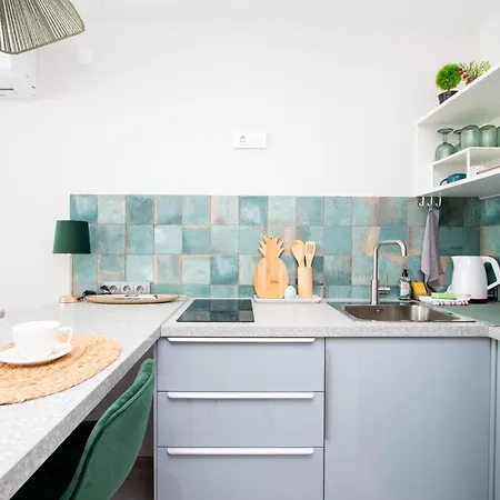 Cohost I Palm Apartment
