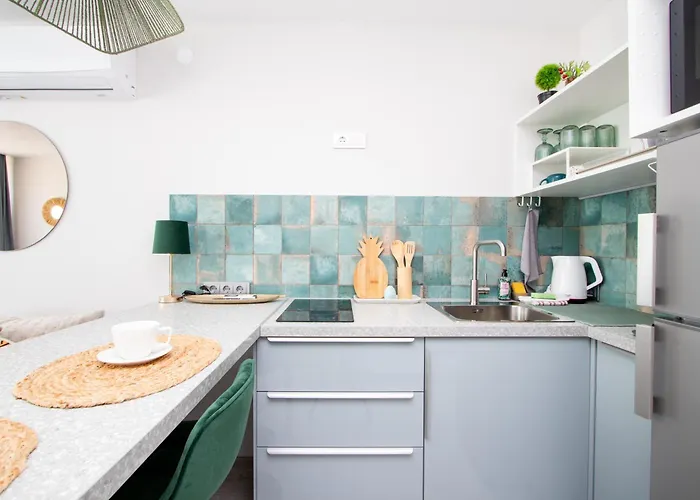 Cohost I Palm Apartment