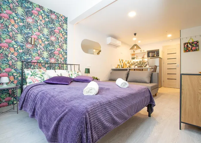 Cohost I Palm * Palanga